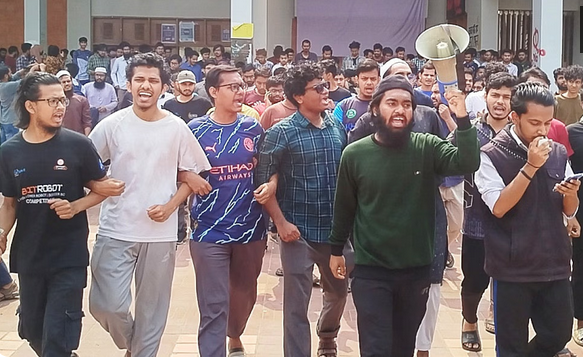 হামলাকারীদের দ্রুত গ্রেফতারের দাবিতে কুয়েটে বিক্ষোভ মিছিল